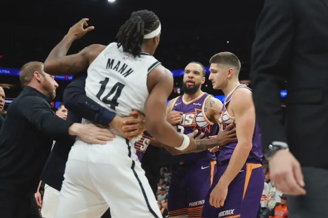世界杯射手榜-多人混战!拦都拦不住!NBA再次爆发冲突